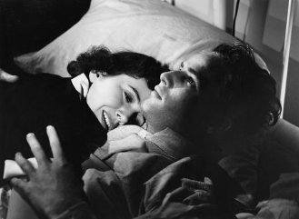 Фото - Марлон Брандо: 329x241 / 16 Кб