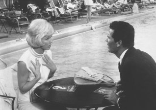 Фото - Дорис Дэй: 318x225 / 18 Кб