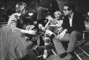 Фото - Джоан Коллинз: 302x203 / 19 Кб