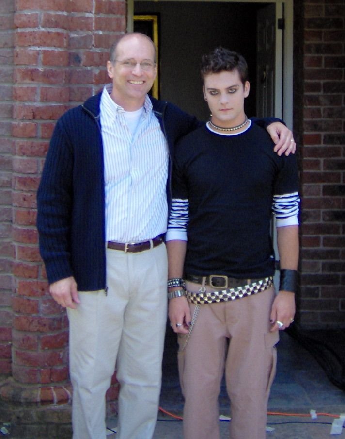 Фото - Ван Хьюз: 712x904 / 92 Кб