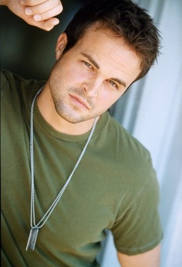 Фото - Джастин Смит: 360x529 / 33 Кб