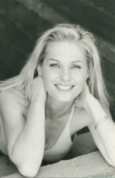 Фото - Хелен Уди: 233x358 / 14 Кб