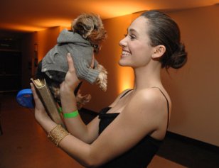 Фото - Эмми Россам: 308x237 / 14 Кб