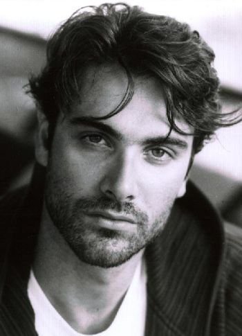 Фото - Люка Калвани: 350x485 / 27 Кб