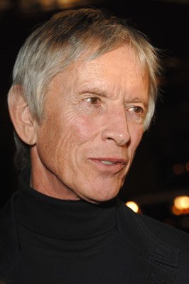 Фото - Скотт Гленн: 266x400 / 18 Кб