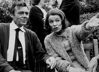 Фото - Гленда Джексон: 329x241 / 30 Кб