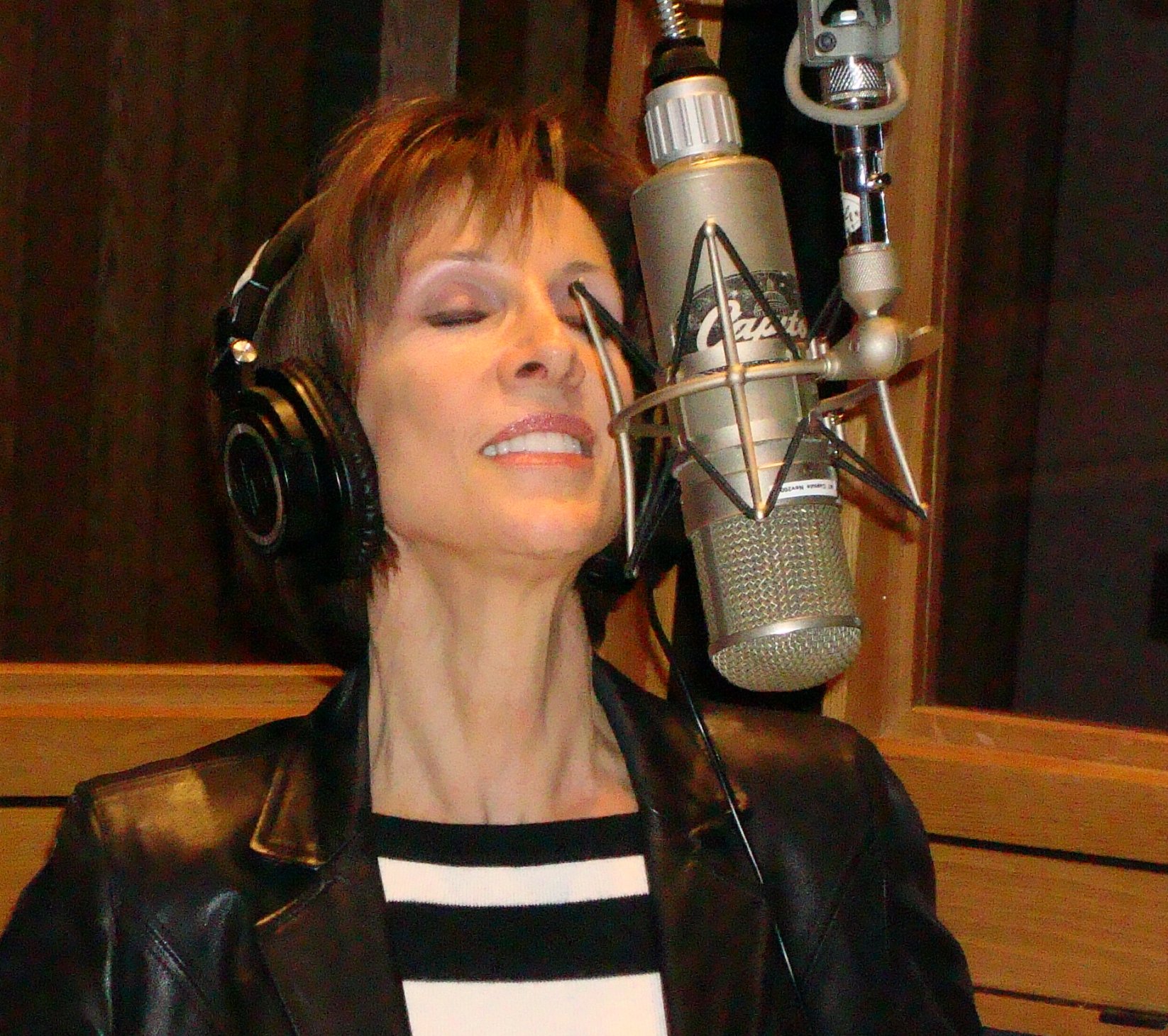 Фото - Дина Мартин: 1646x1461 / 512 Кб