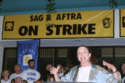 Фото - Валери Харпер: 400x265 / 25 Кб