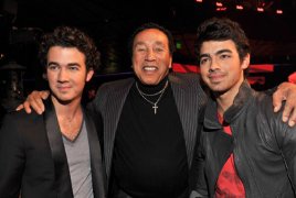 Фото - Smokey Robinson: 268x180 / 12 Кб