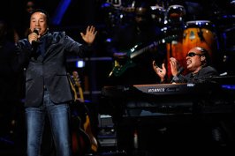 Фото - Smokey Robinson: 266x177 / 11 Кб