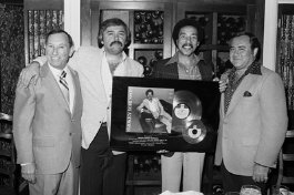 Фото - Smokey Robinson: 265x176 / 15 Кб