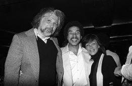 Фото - Smokey Robinson: 261x170 / 10 Кб