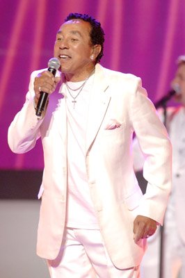 Фото - Smokey Robinson: 266x400 / 20 Кб