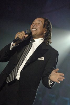 Фото - Smokey Robinson: 267x400 / 18 Кб