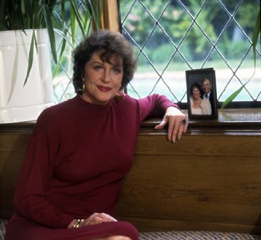 Фото - Маджел Бэррет: 367x337 / 27 Кб