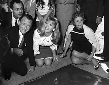 Фото - Хэйли Миллз: 379x296 / 29 Кб