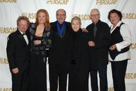 Фото - Стефани Пауэрс: 266x177 / 13 Кб