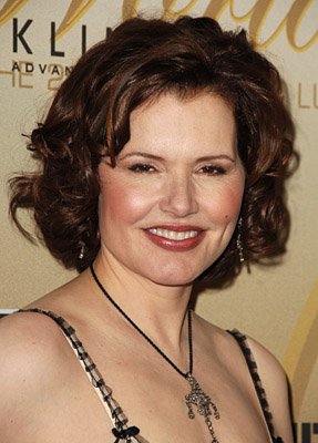 Фото - Джина Дэвис: 287x400 / 30 Кб