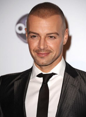 Фото - Джозеф Лоуренс: 294x400 / 19 Кб