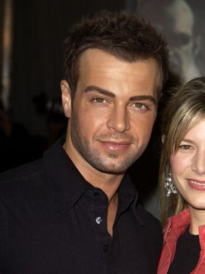 Фото - Джозеф Лоуренс: 299x400 / 21 Кб