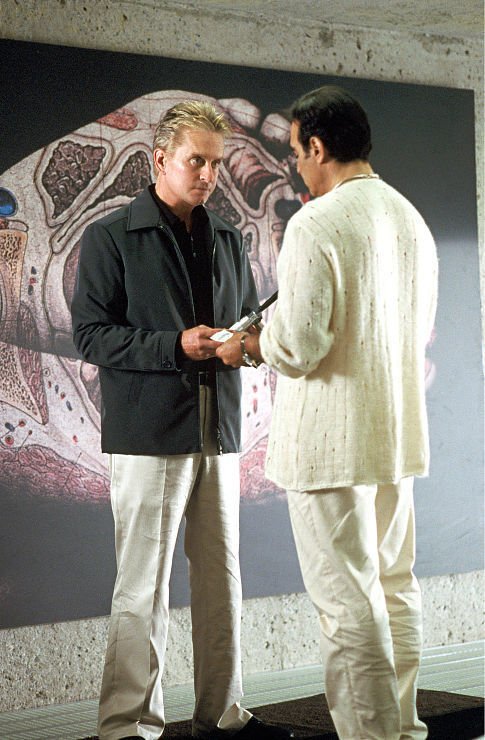 Фото - Майкл Дуглас: 485x740 / 84 Кб