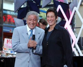 Фото - k.d. lang: 321x258 / 21 Кб