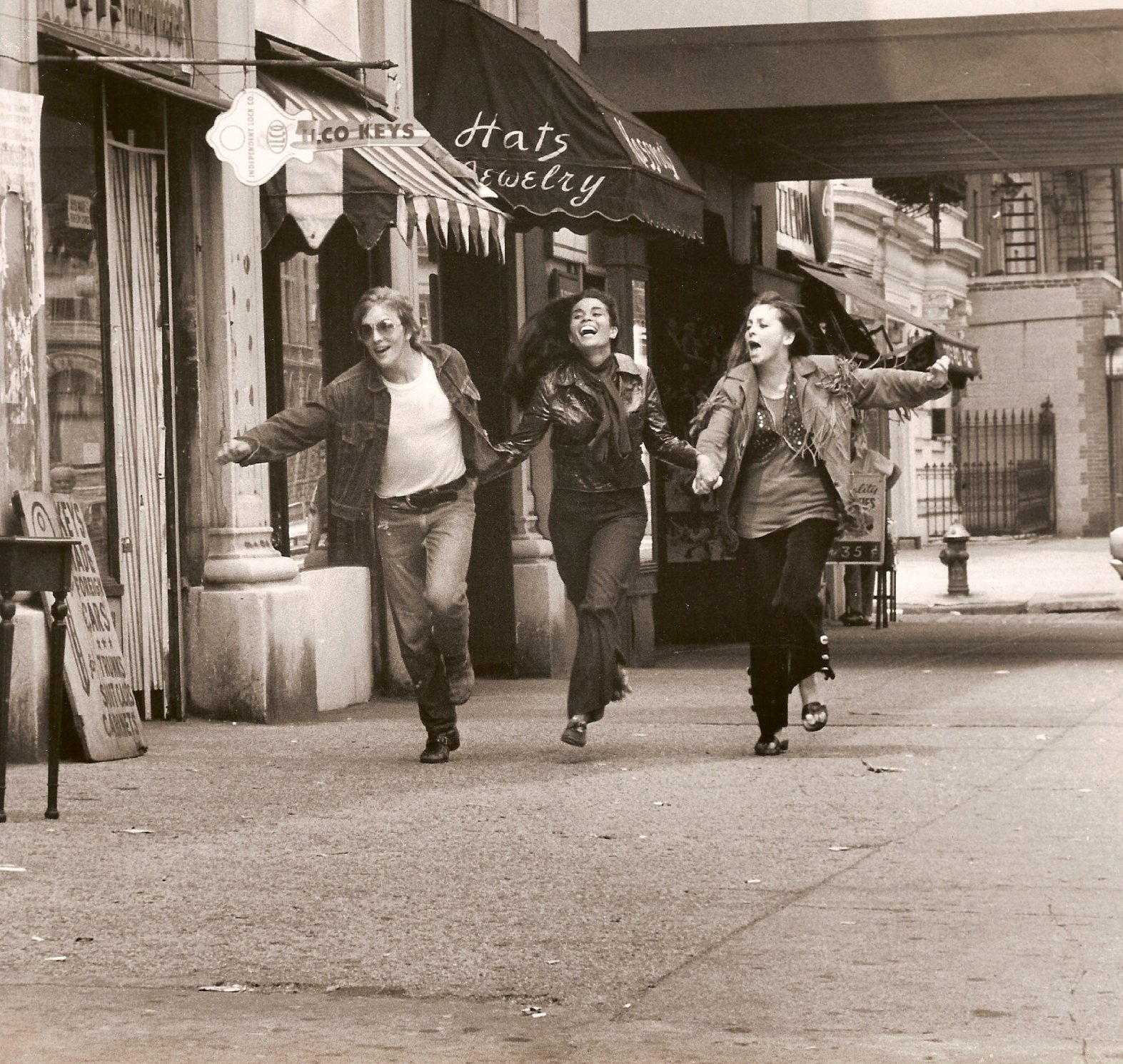 Фото - Victoria Racimo: 1573x1491 / 511 Кб