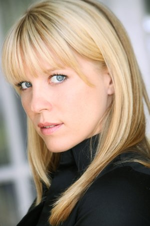 Фото - Алисия Ли Уиллис: 300x451 / 25 Кб