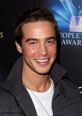 Фото - Райан Карнс: 282x400 / 23 Кб