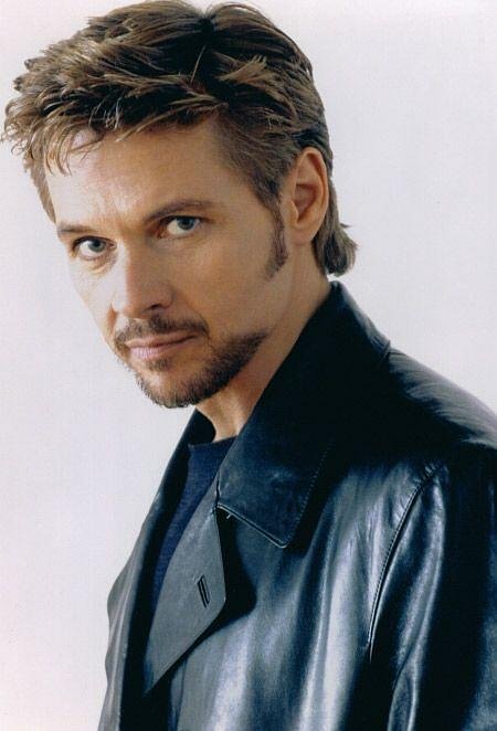 Фото - Стивен Николс: 450x662 / 49 Кб