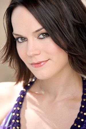 Фото - Amanda Tepe: 300x452 / 27 Кб