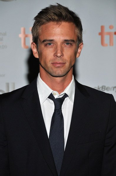 Фото - Рон Мелендес: 394x600 / 33 Кб