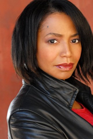 Фото - Regina McKee Redwing: 321x480 / 28 Кб