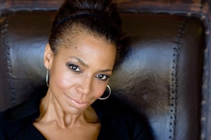 Фото - Regina McKee Redwing: 426x284 / 20 Кб