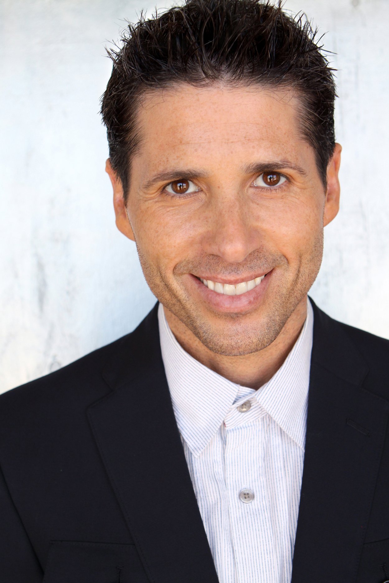 Фото - Freddy Hernandez: 1250x1875 / 263 Кб