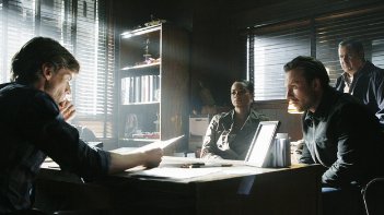 Фото - Gideon Emery: 351x197 / 18 Кб