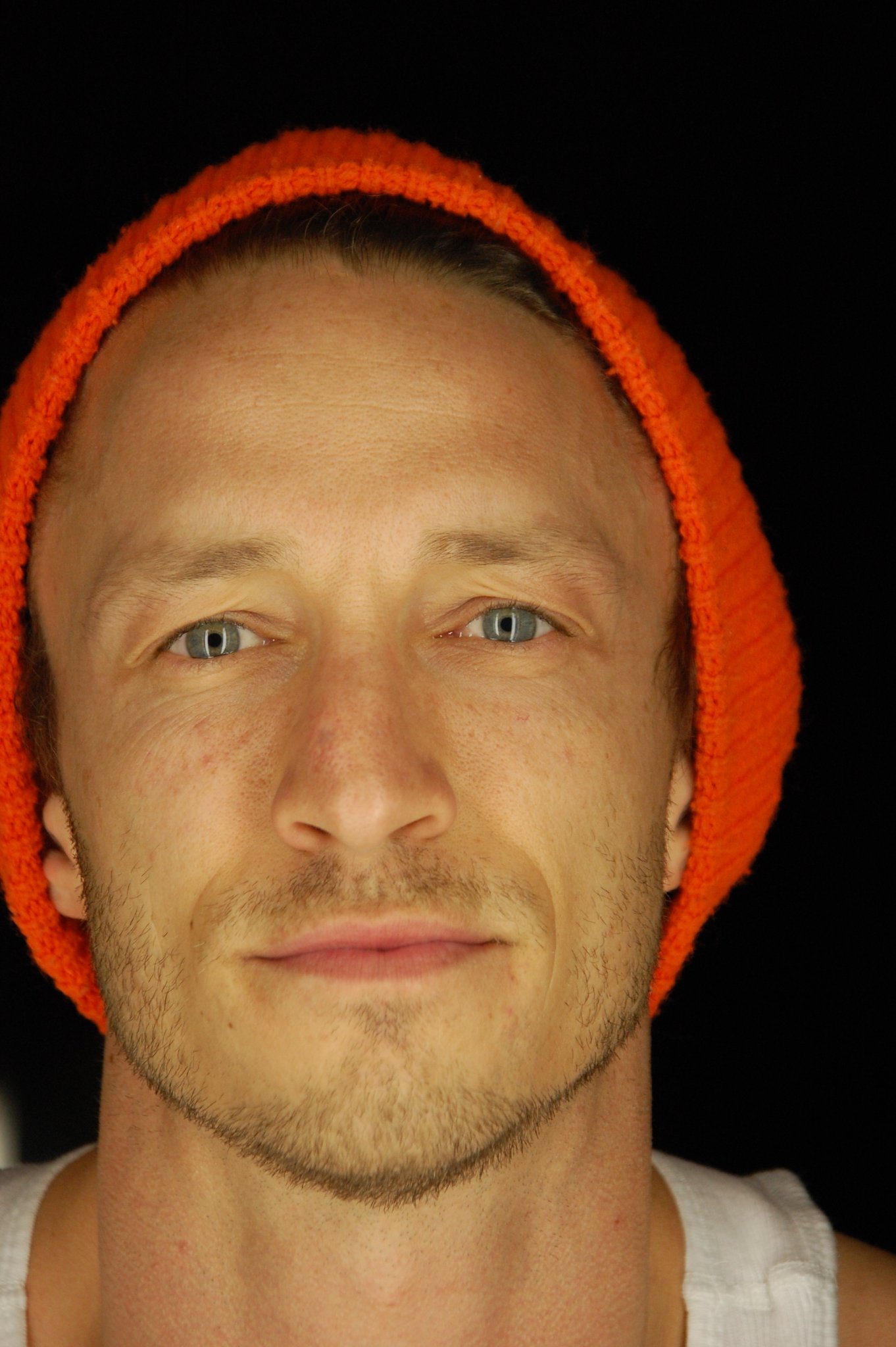 Фото - Брэдли Страйкер: 1362x2048 / 287 Кб