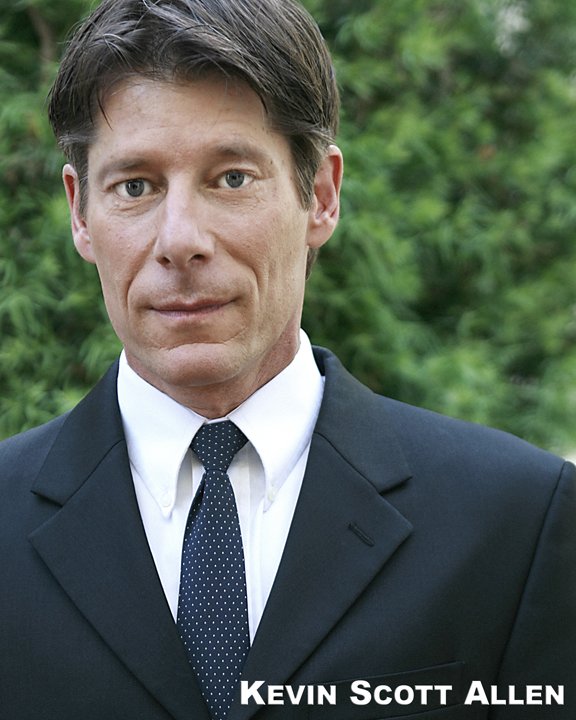 Фото - Kevin Scott Allen: 576x720 / 74 Кб