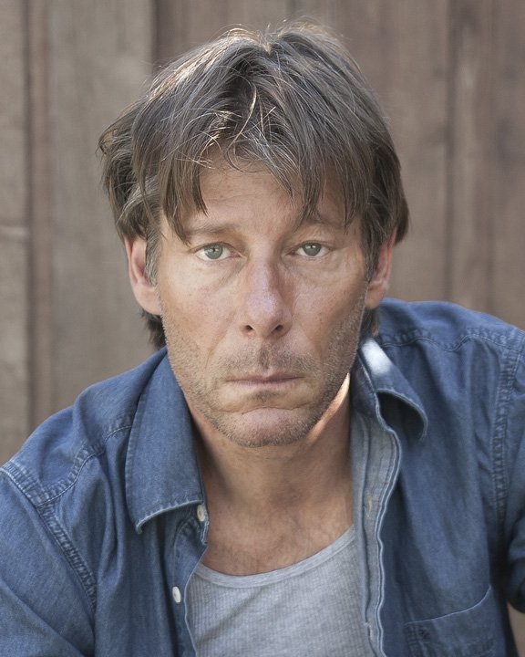 Фото - Kevin Scott Allen: 576x720 / 76 Кб