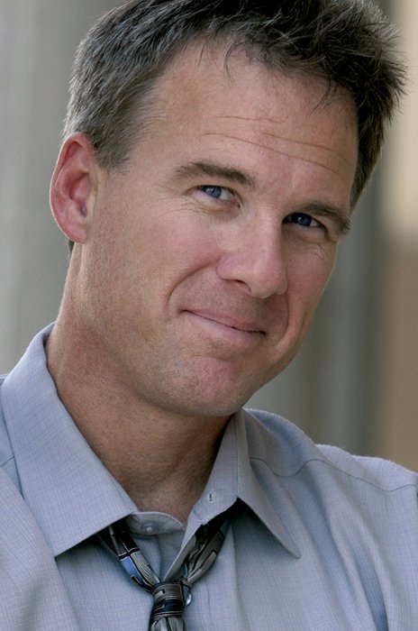 Фото - Питер Джеймс: 464x700 / 58 Кб