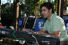 Фото - Джон Стамос: 267x178 / 18 Кб