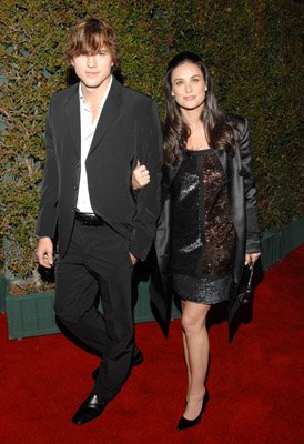 Фото - Деми Мур: 274x400 / 30 Кб