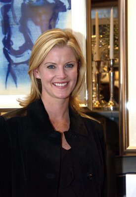 Фото - Мэйви Куинлэн: 275x400 / 23 Кб