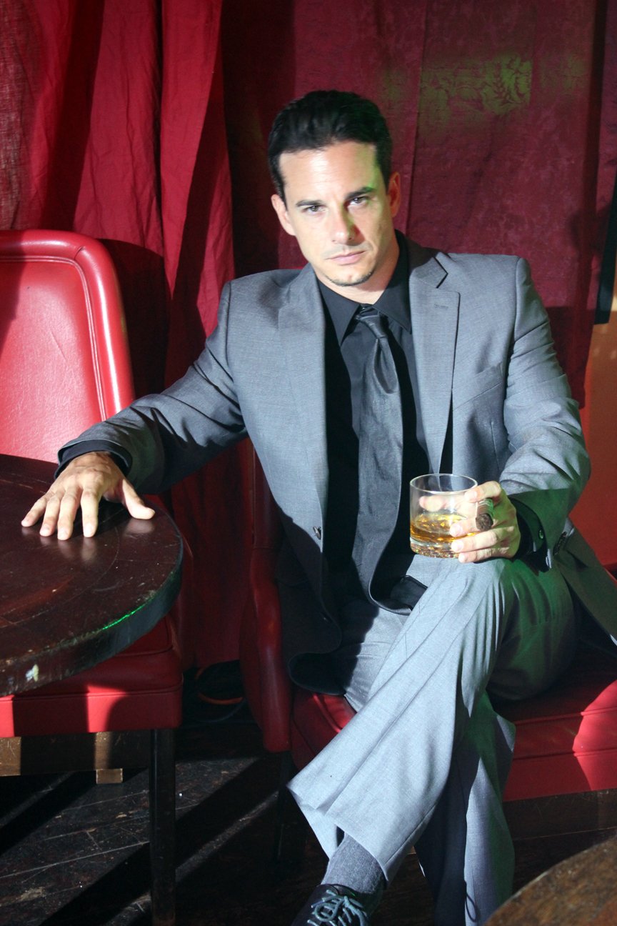 Фото - Майкл Кэйд: 864x1296 / 167 Кб