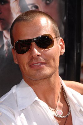 Фото - Антонио Сабато-мл.: 266x400 / 23 Кб