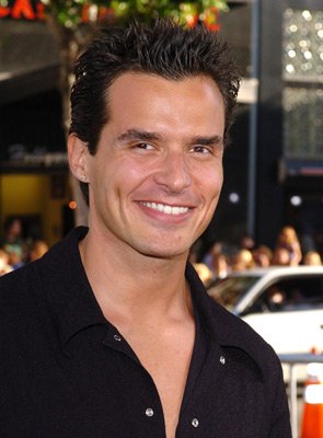 Фото - Антонио Сабато-мл.: 295x400 / 25 Кб