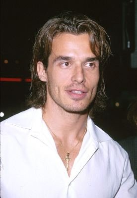 Фото - Антонио Сабато-мл.: 276x400 / 18 Кб