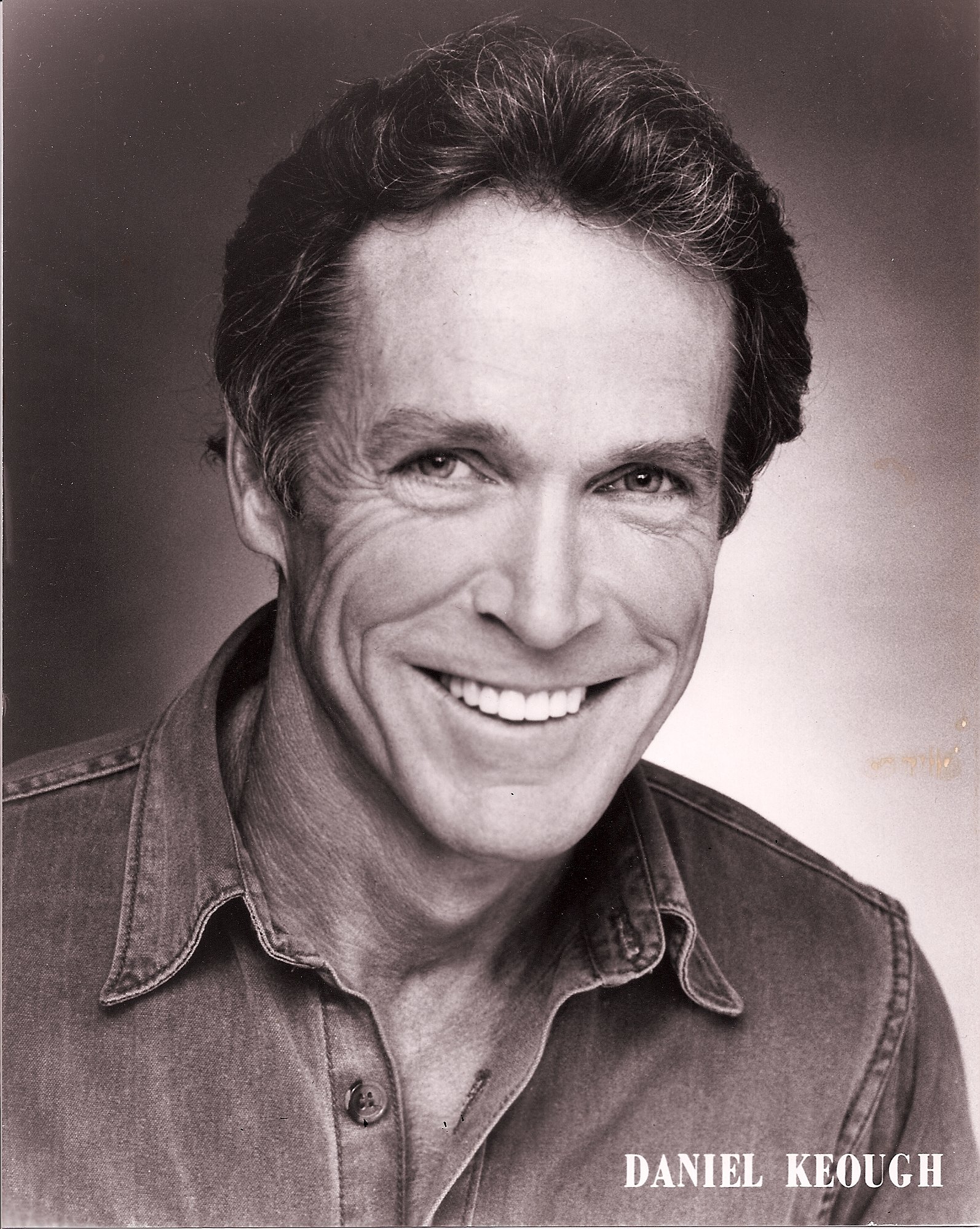 Фото - Daniel Keough: 1594x1999 / 733 Кб