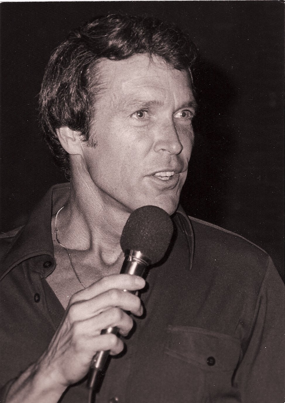 Фото - Daniel Keough: 974x1378 / 292 Кб