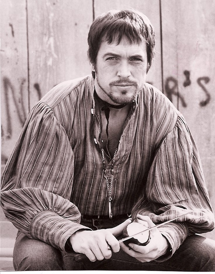 Фото - Daniel Keough: 736x936 / 192 Кб